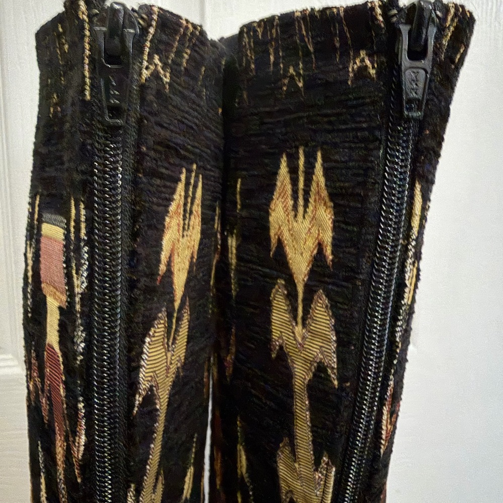 Southwestern Tapestry Boots Black & Gold Tribal Design Mid Heel Women’s 36 US 6 - Picture 6 of 8